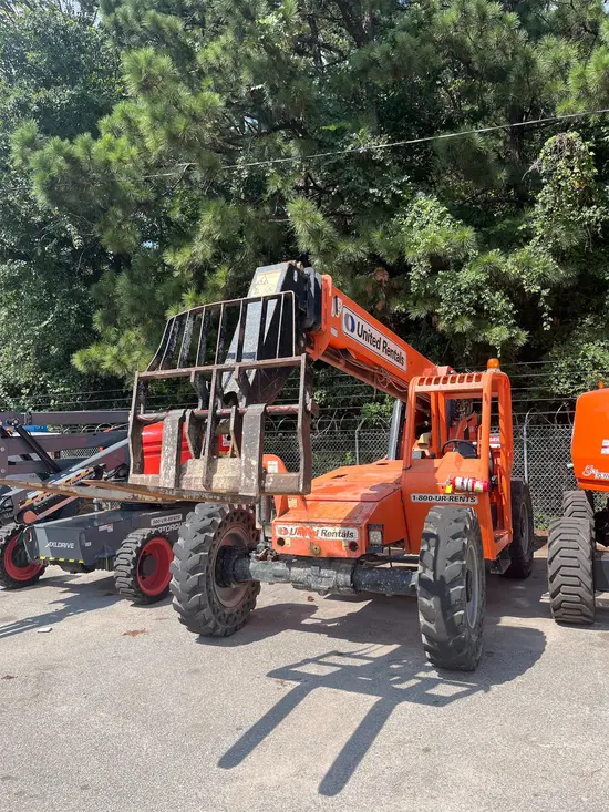 2016 SKYTRAK 8042 Forklift