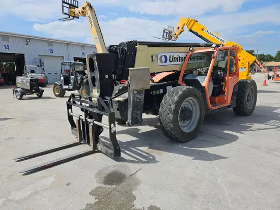 2016 JLG 1055 Forklift