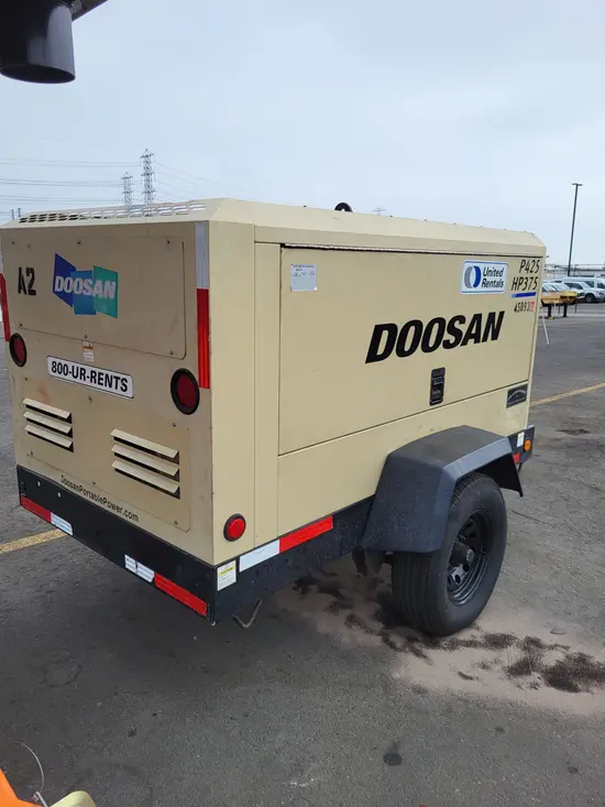 2017 Doosan P425/HP375WCU Air Compressor