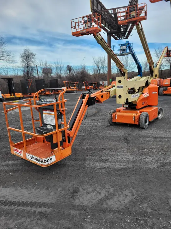 2014 JLG E400AJPN Articulating Boom Lift