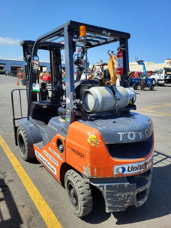 2019 Toyota 8FGU25 Warehouse Forklift