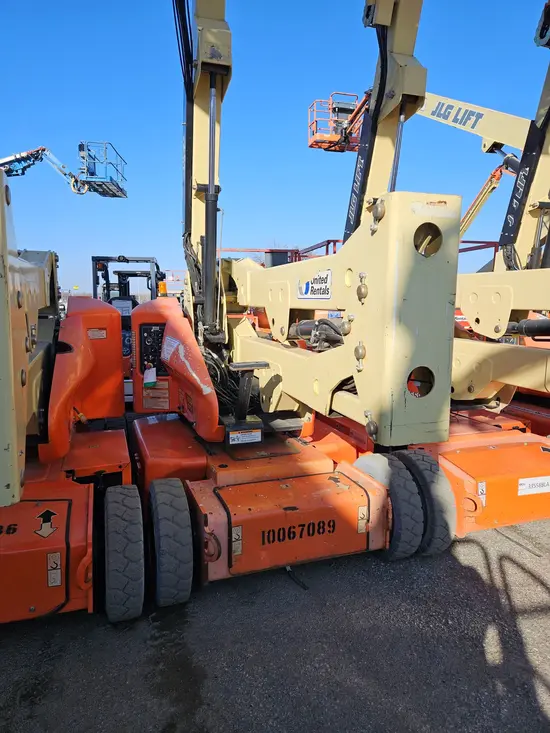 2012 JLG E400AJPN Articulating Boom Lift