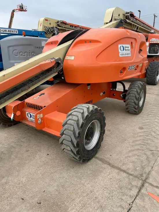 2013 JLG 400S Boom Lift