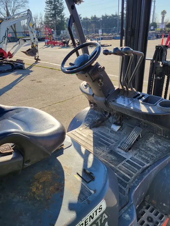 2017 Toyota 8FGU25 Warehouse Forklift