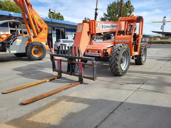 2015 SKYTRAK 6042 Forklift