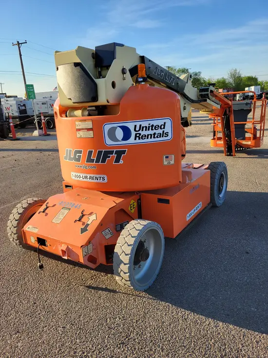2014 JLG E400AJPN Articulating Boom Lift