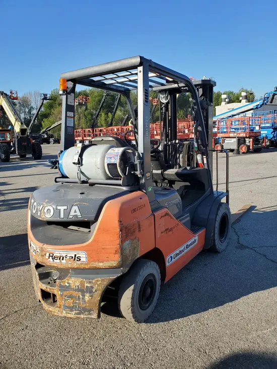 2017 Toyota 8FGU25 Warehouse Forklift