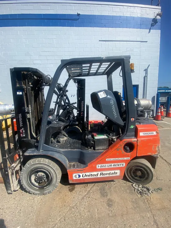 2017 Toyota 8FGU25 Warehouse Forklift
