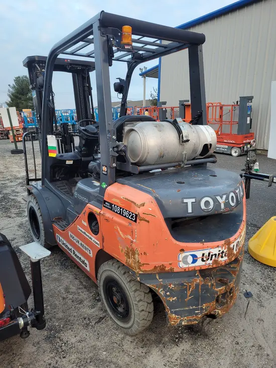 2018 Toyota 8FGU25 Warehouse Forklift
