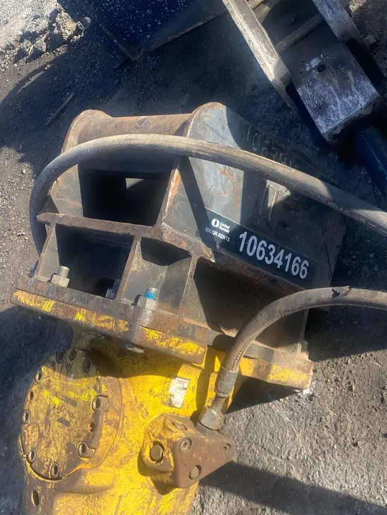 2017 Atlas Copco SB 452 Attachment