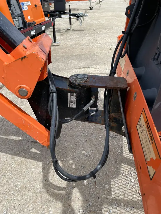 2014 JLG E450AJ Articulating Boom Lift
