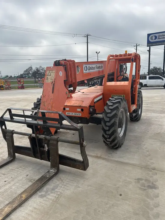 2015 SKYTRAK 6042 Forklift