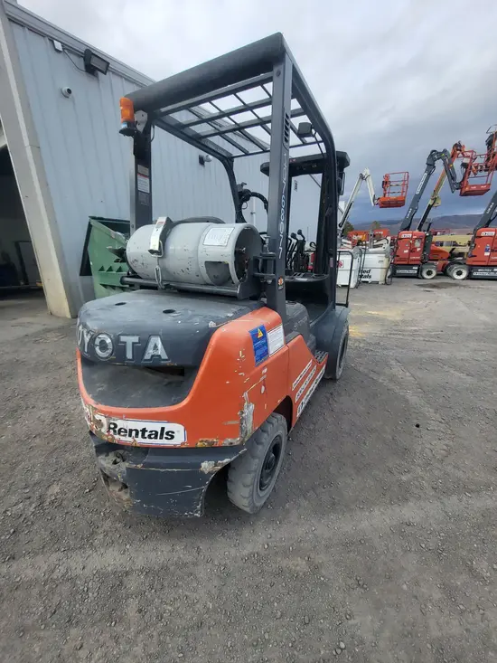 2018 Toyota 8FGU25 Warehouse Forklift