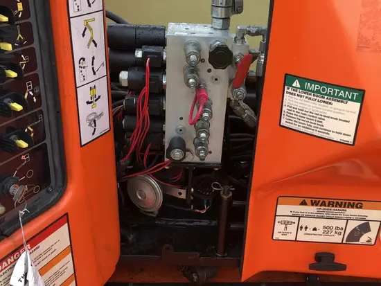 2012 JLG E400AJPN Articulating Boom Lift