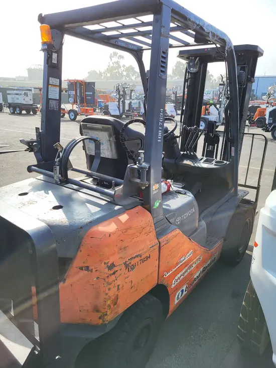 2018 Toyota 8FGU25 Warehouse Forklift