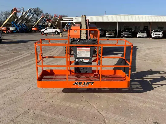 2013 JLG 800S Boom Lift