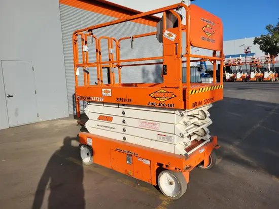 2018 Snorkel S4732E Scissor Lift