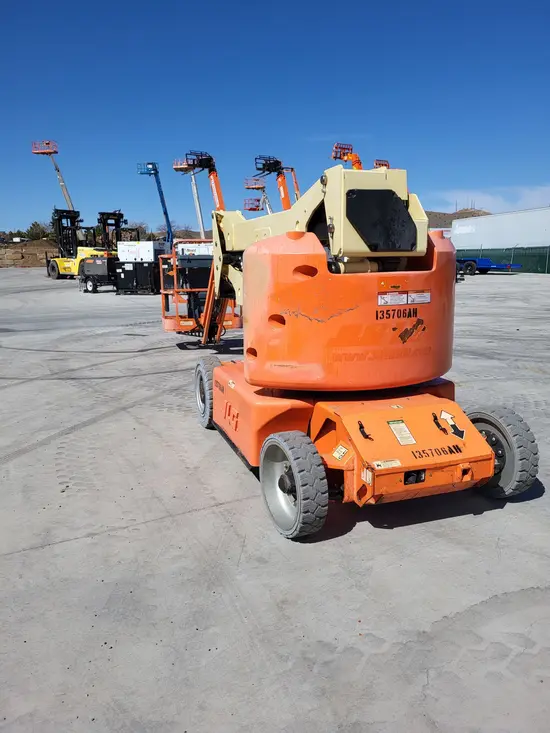 2014 JLG E400AJPN Articulating Boom Lift