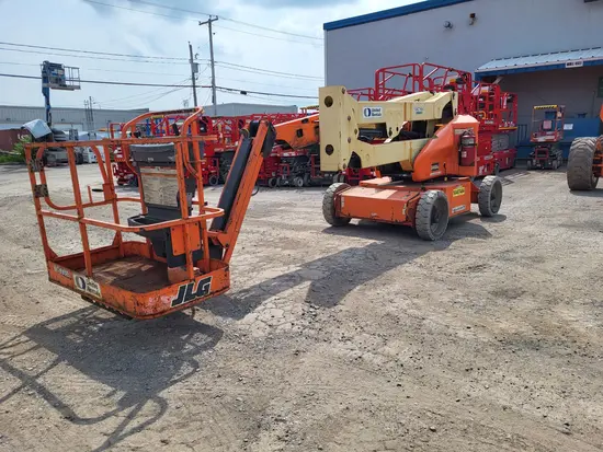 2015 JLG E450AJ Articulating Boom Lift