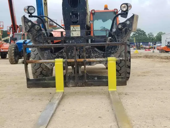 2016 JLG 1055 Forklift