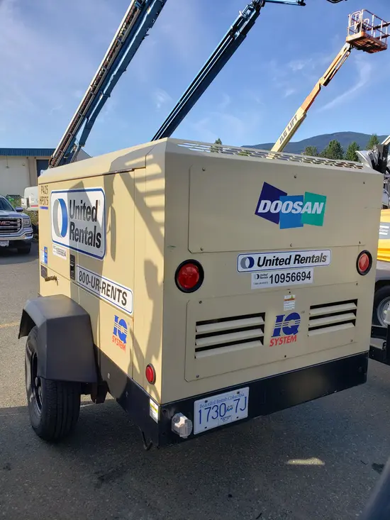 2019 Doosan P425/HP375EXT4I Air Compressor