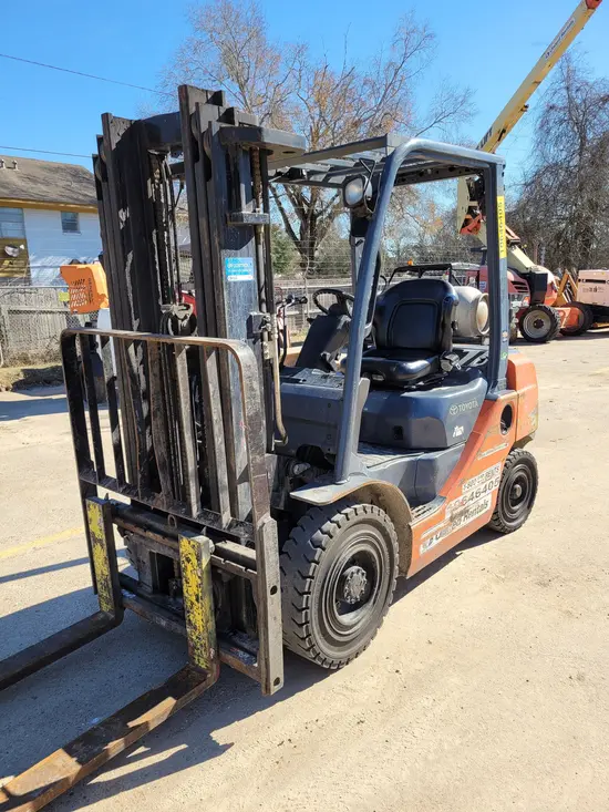 2017 Toyota 8FGU25 Warehouse Forklift