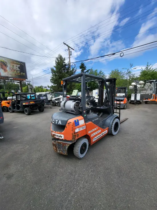 2018 Toyota 8FGU25 Warehouse Forklift