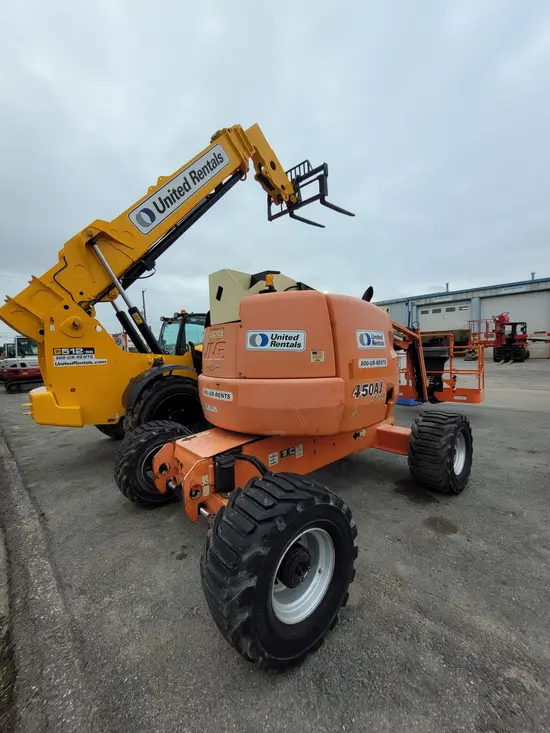 2013 JLG 450AJ Articulating Boom Lift