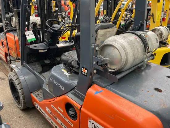 2017 Toyota 8FGU30 Warehouse Forklift