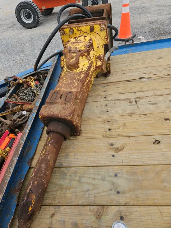 2015 Atlas Copco SB 452 Attachment