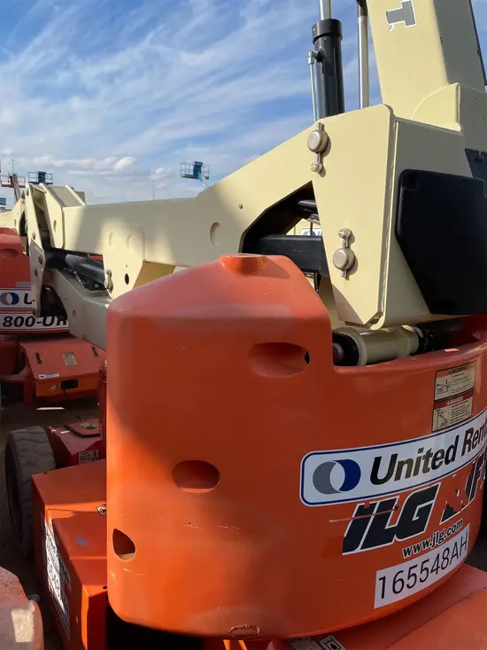 2016 JLG E400AJPN Articulating Boom Lift
