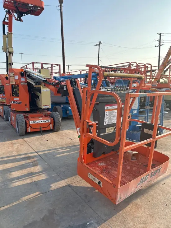 2016 JLG E300AJP Articulating Boom Lift