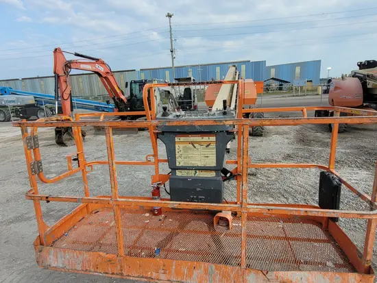2014 JLG 800S Boom Lift