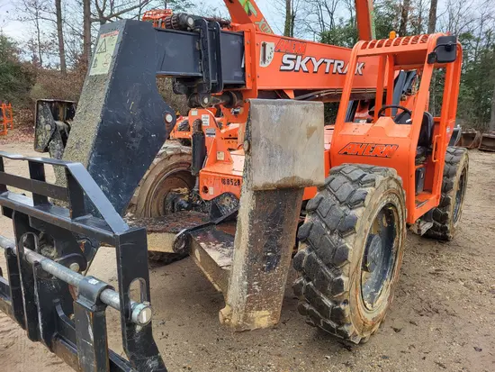 2016 SKYTRAK 10042 Forklift