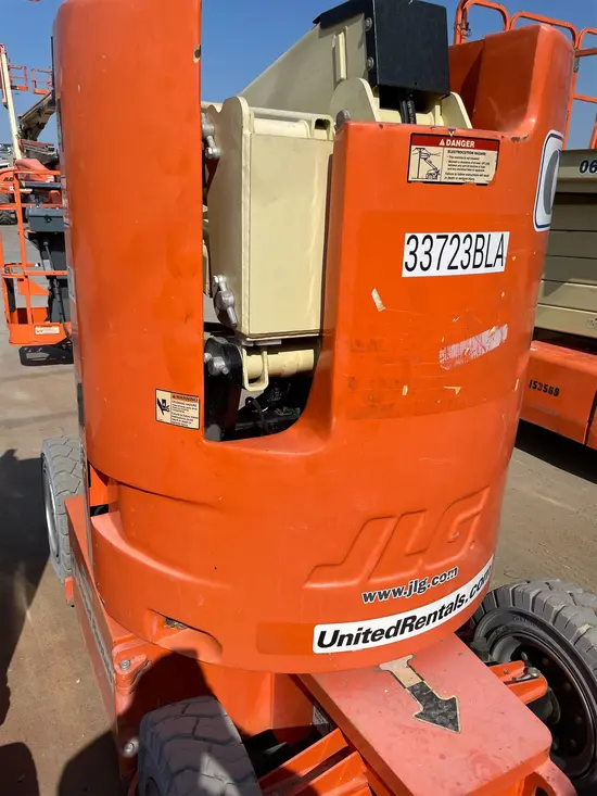 2016 JLG E300AJP Articulating Boom Lift