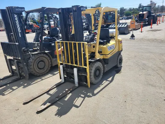 2017 HYSTER H50XT Warehouse Forklift