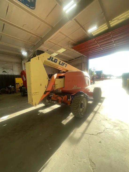 2012 JLG 600AJ Articulating Boom Lift