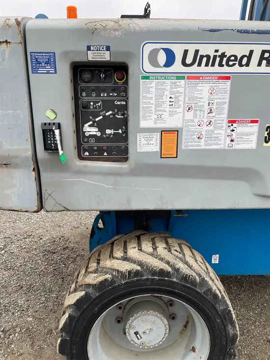 2014 Genie S-85 Boom Lift