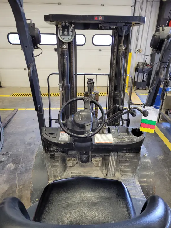 2016 Toyota 8FGU25 Warehouse Forklift