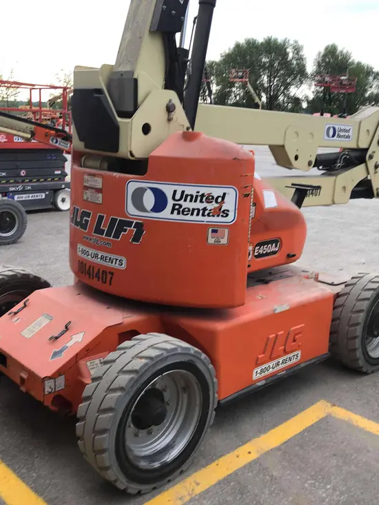 2013 JLG E450AJ Articulating Boom Lift