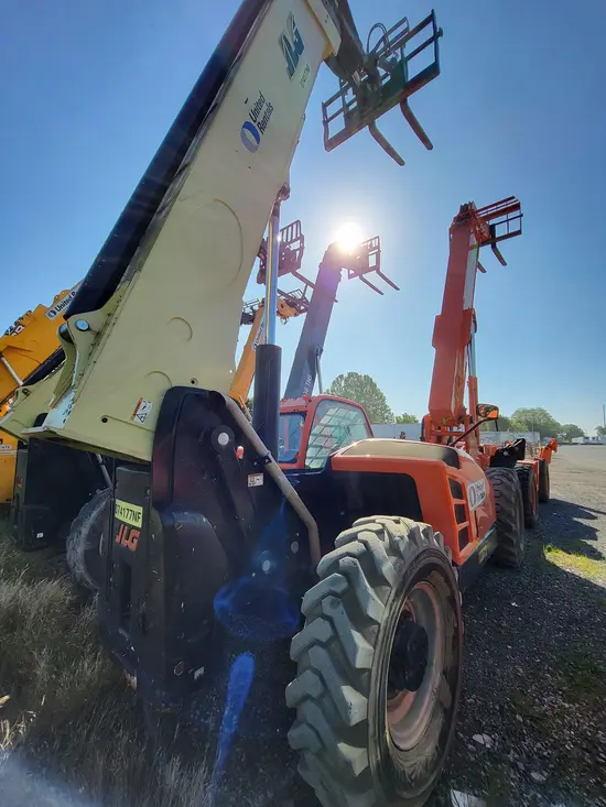 2016 JLG 1055 Forklift