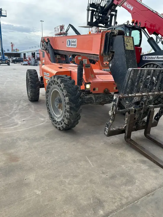 2016 SKYTRAK 8042 Forklift