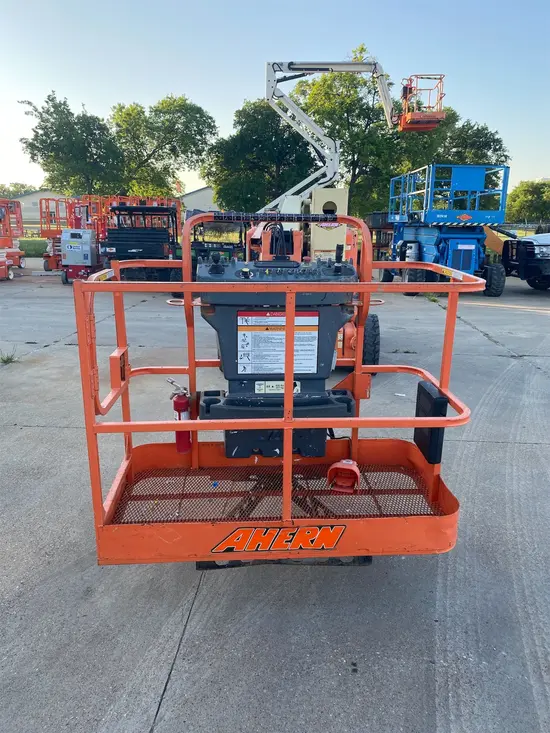2014 JLG E450AJ Articulating Boom Lift
