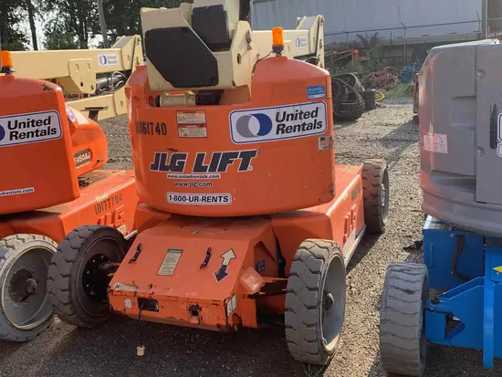 2013 JLG E450AJ Articulating Boom Lift