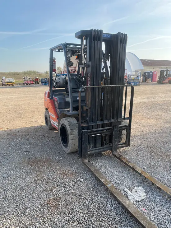 2018 Toyota 8FGU30 Warehouse Forklift