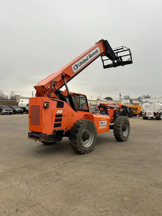 2016 SKYTRAK 8042 Forklift