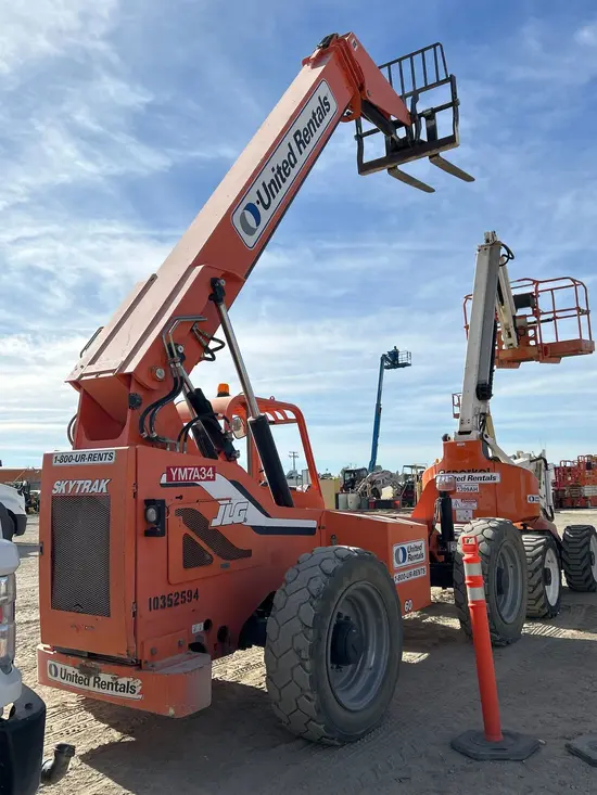 2015 SKYTRAK 6042 Forklift
