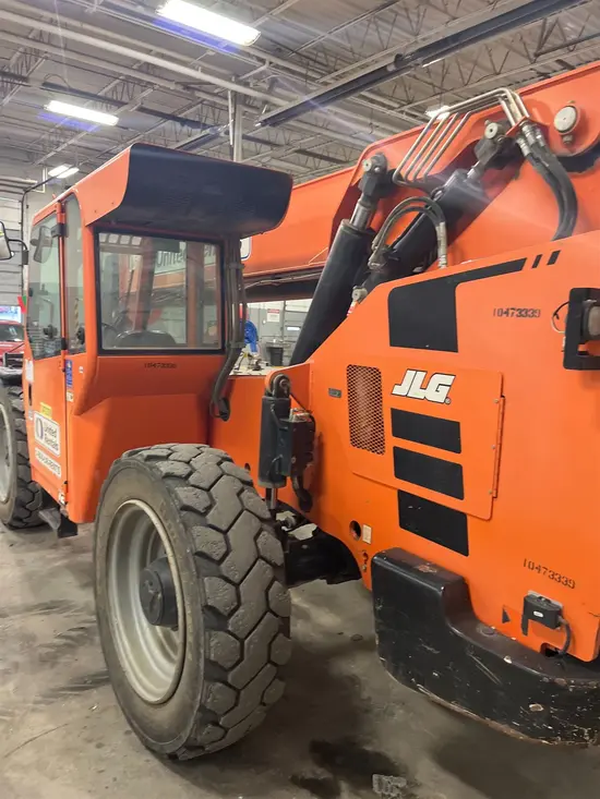 2016 SKYTRAK 8042 Forklift