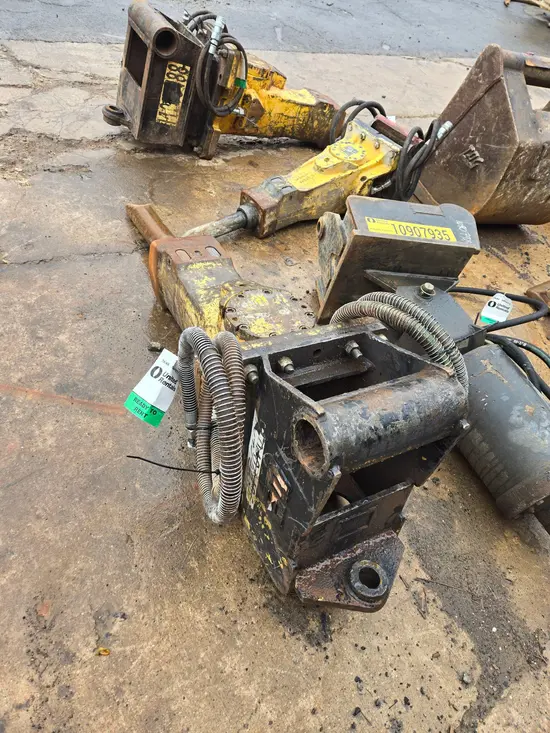 2016 Atlas Copco SB 452 Attachment