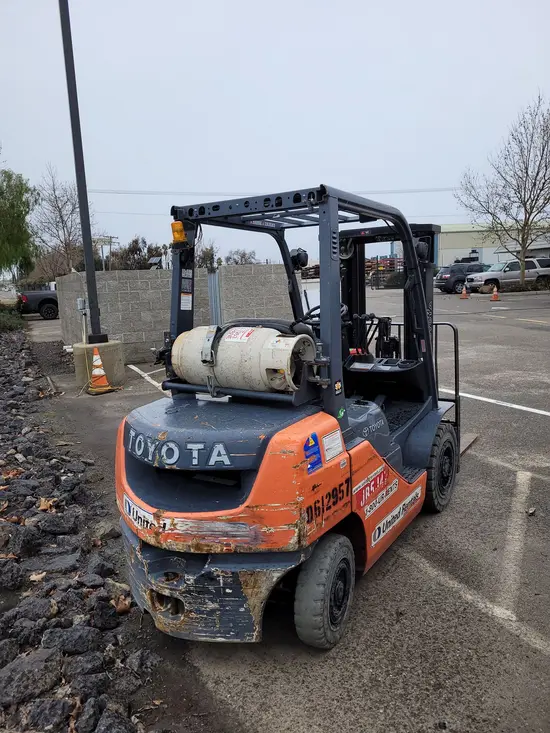 2017 Toyota 8FGU25 Warehouse Forklift